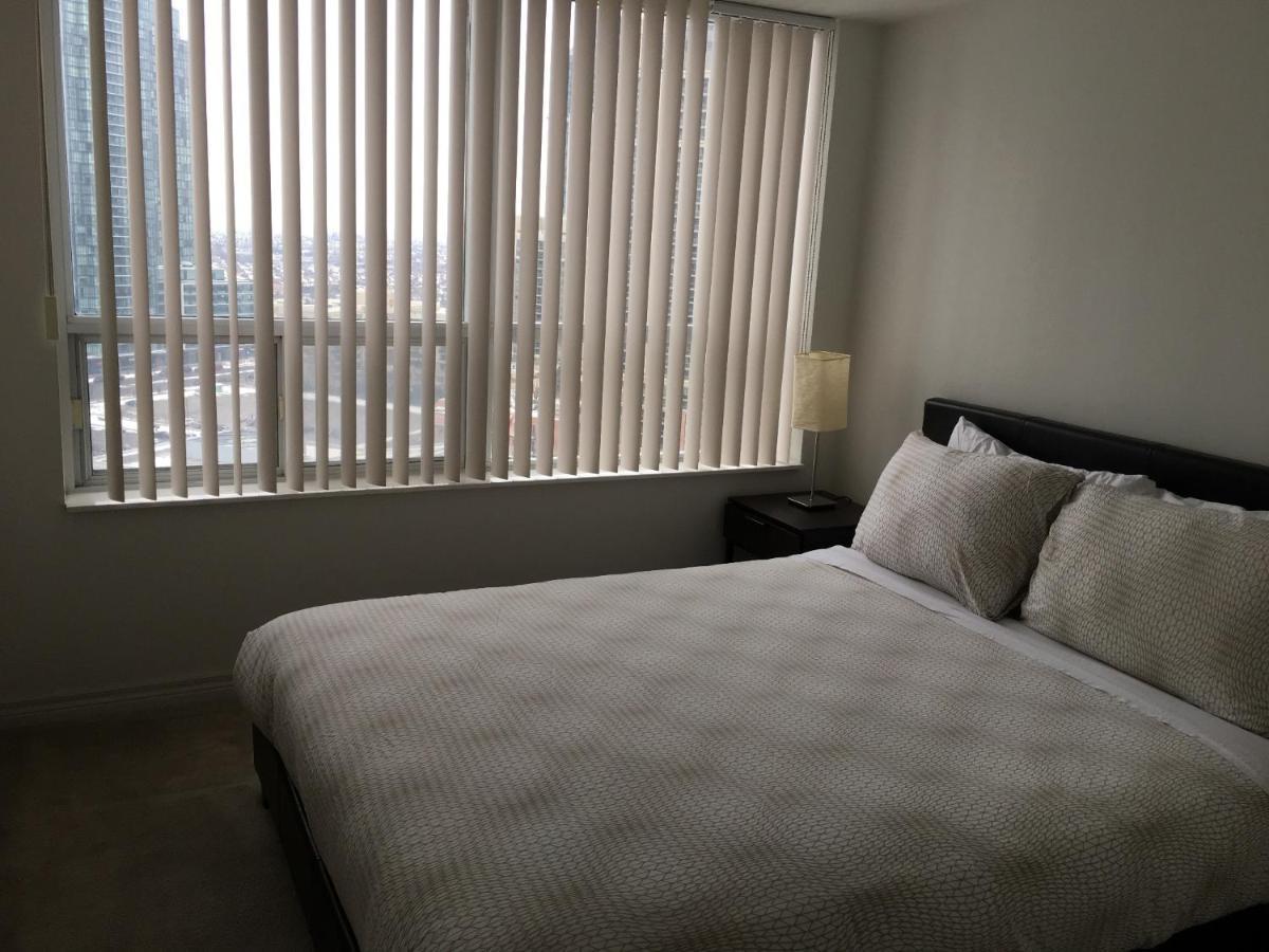 Maplewood Suites - Square One Mississauga Bagian luar foto