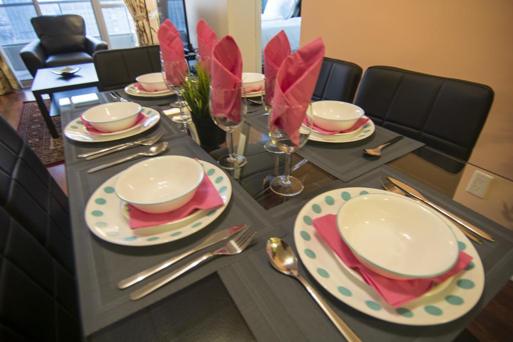 Maplewood Suites - Square One Mississauga Ruang foto