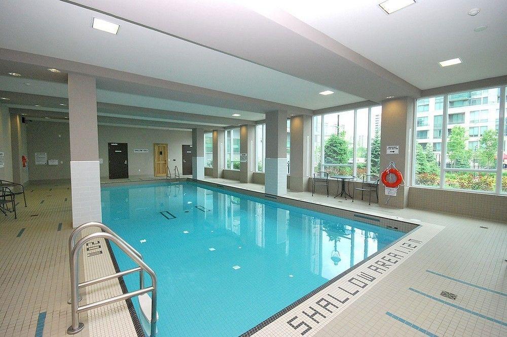 Maplewood Suites - Square One Mississauga Bagian luar foto