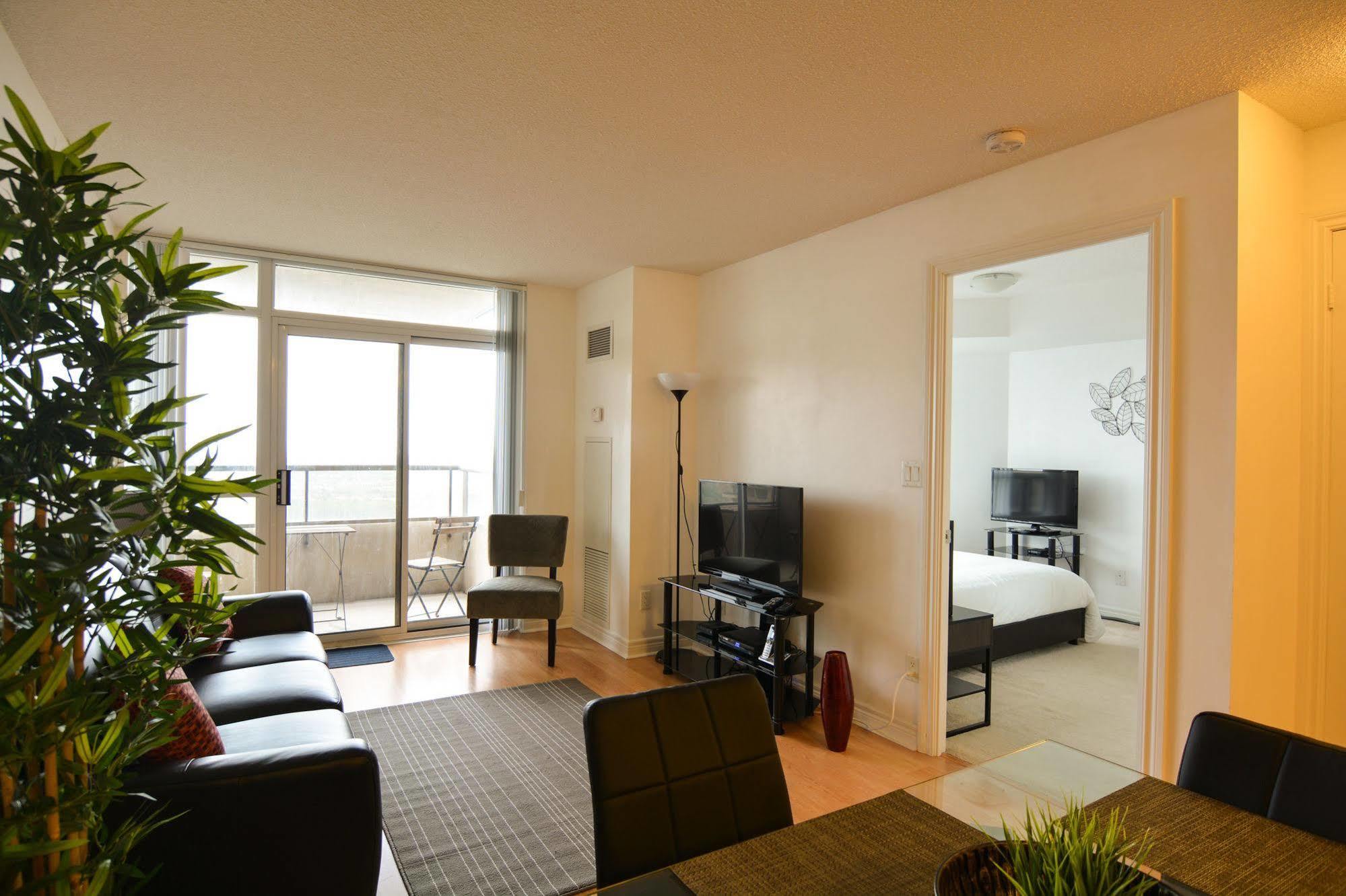 Maplewood Suites - Square One Mississauga Bagian luar foto