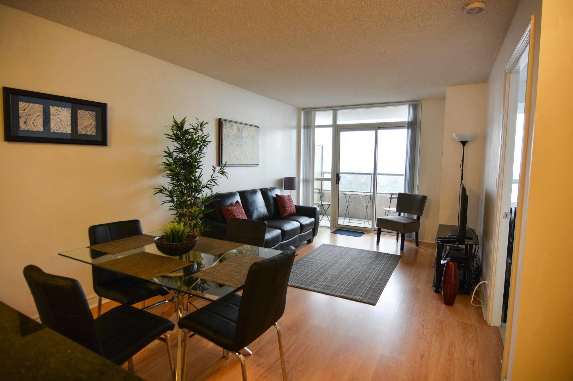 Maplewood Suites - Square One Mississauga Bagian luar foto