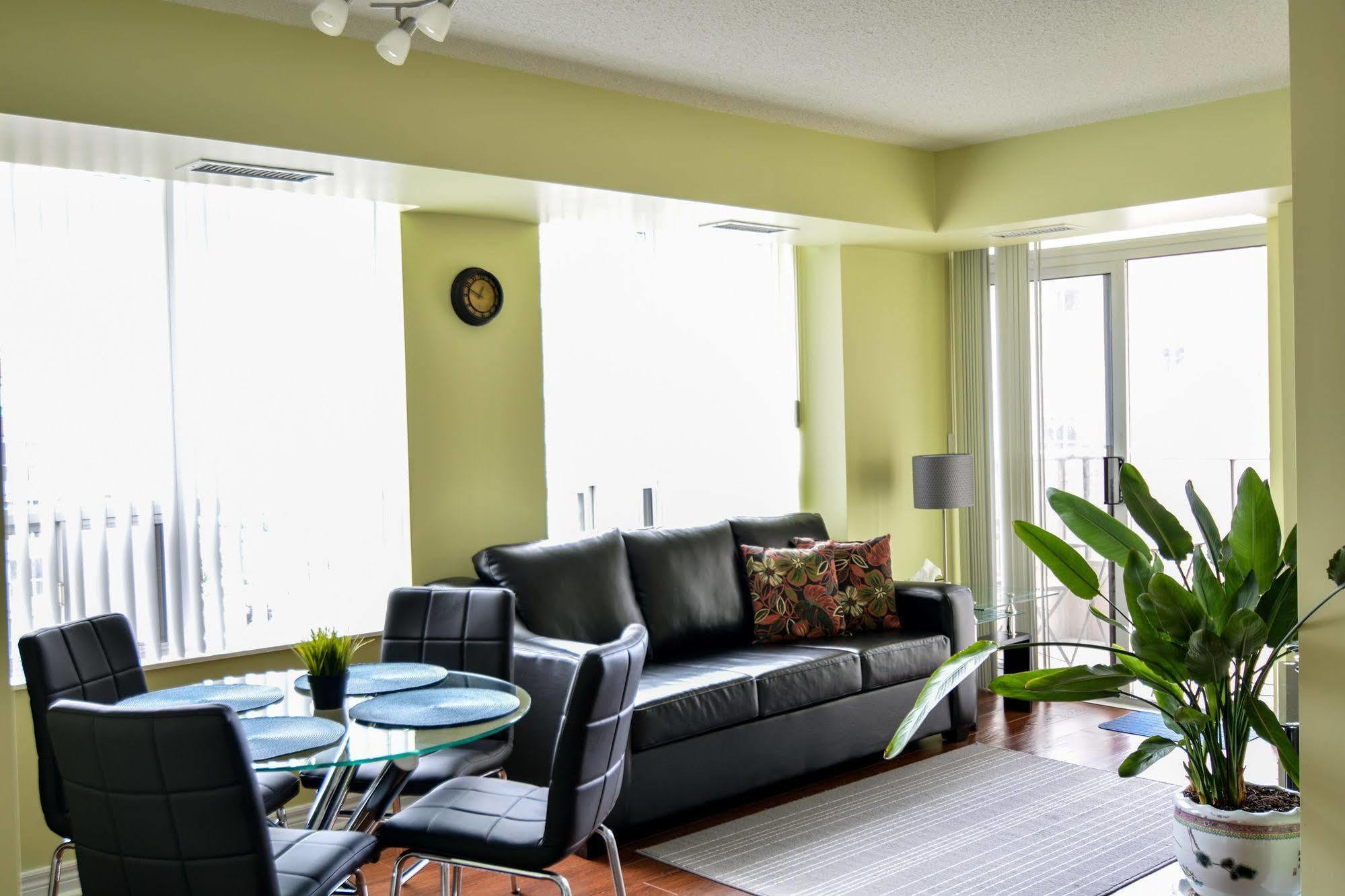Maplewood Suites - Square One Mississauga Bagian luar foto