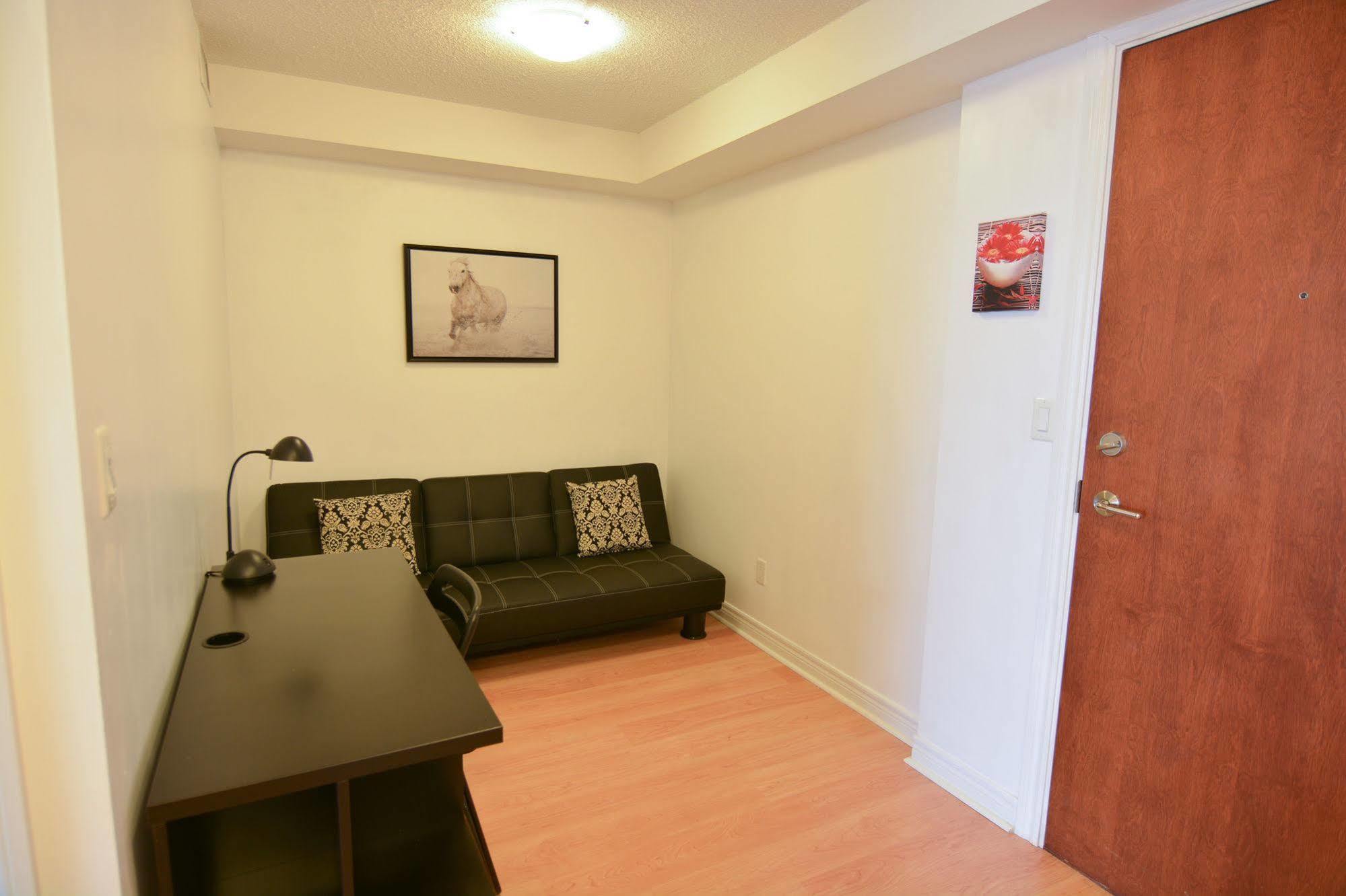 Maplewood Suites - Square One Mississauga Bagian luar foto