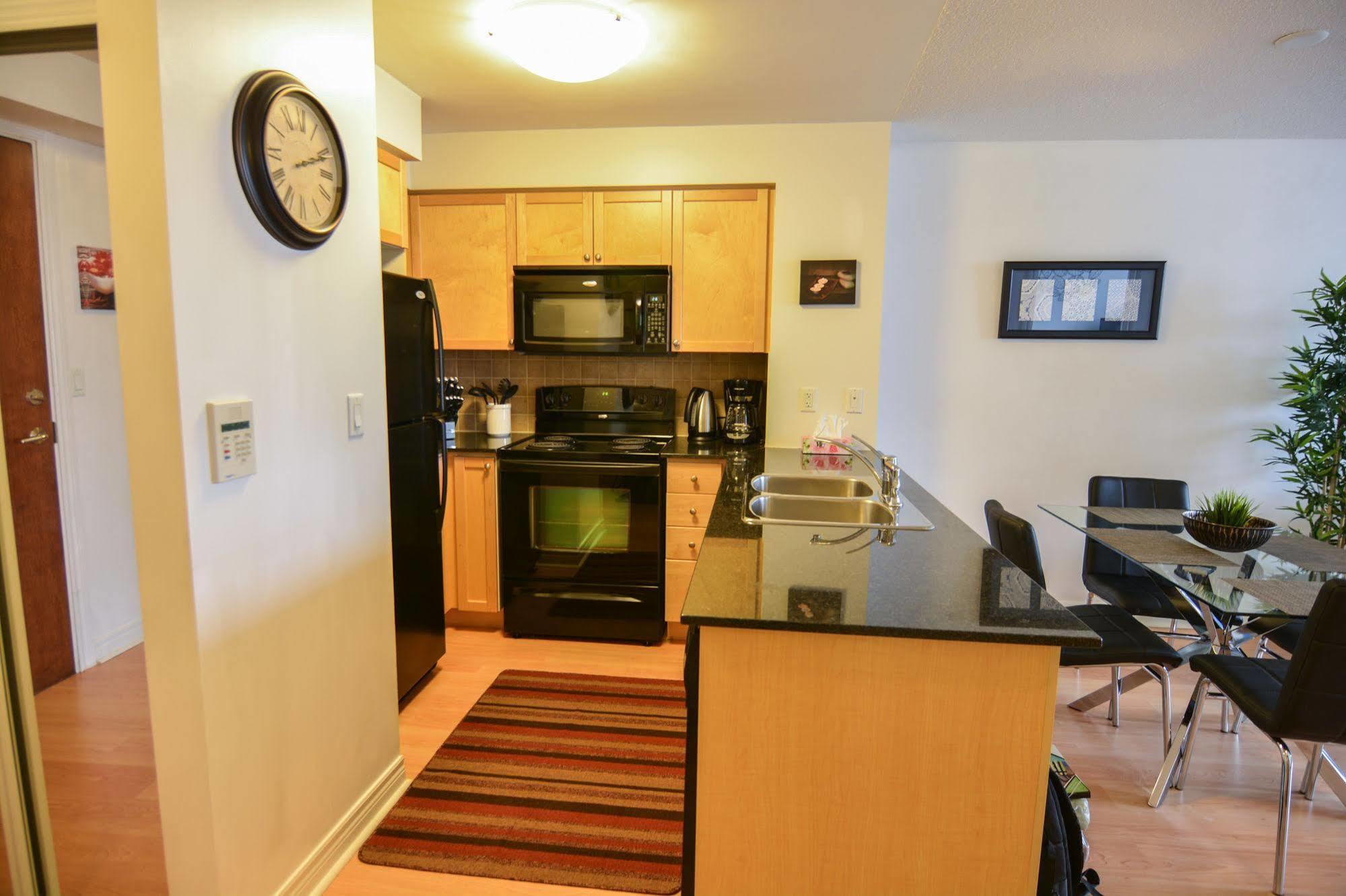 Maplewood Suites - Square One Mississauga Bagian luar foto